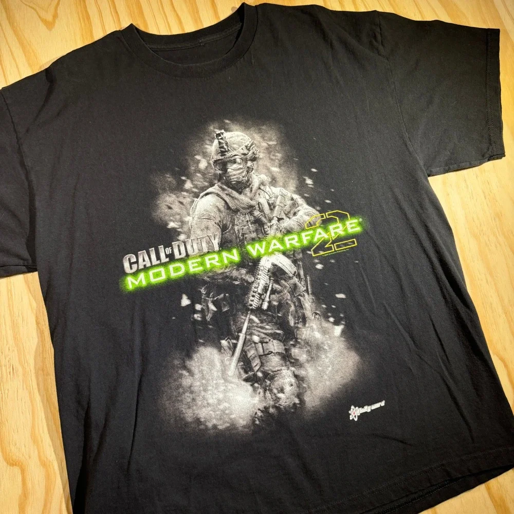 Call of Duty Men's Modern Warfare 2 Vintage Promo Graphic T-Shirt Black Size L